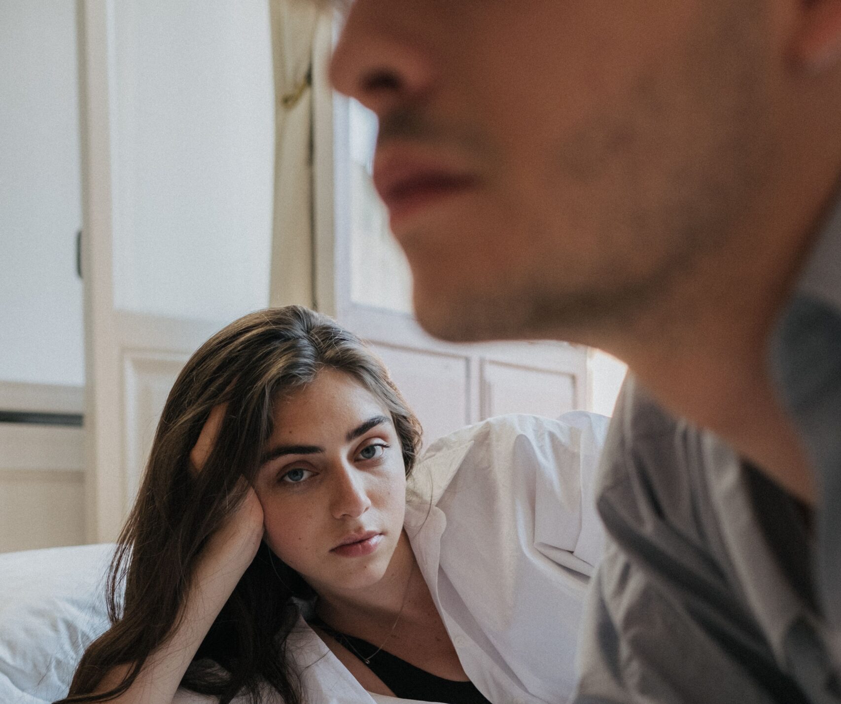 Koppel met relatieproblemen vraagt zich af hoe je weet of je relatie voorbij is.